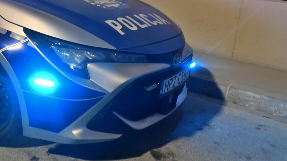 �wiczenia s�u�b ratowniczych
Warszawa, 15.12.2021. �wiczenia s�u�b ratowniczych w tunelu pod Ursynowem na po�udniowej obwodnicy Warszawy, 15 bm.  Tunel POW ma zosta� otwarty za pi�� dni. (al/doro) PAP/Andrzej Lange
Andrzej Lange
�wiczenia, do przejazdu, ilustracja, pod Ursynowem, policja, po�udniowa obwodnica warszawy, po�udniowej obwodnicy warszawy, pow, przejazd, radiow�z, tunel, tunelem, warszawie