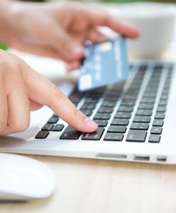 Wpisał w przelewie "rozliczenie-Kuba". Bank zablokował mu pieniądze