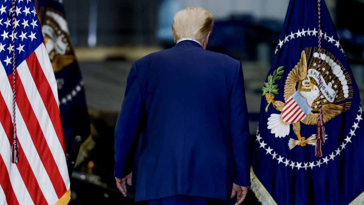 US President Donald Trump speaks at an economic event in Rome, Georgia
epa12760197 US President Donald Trump walks off the stage after speaking at an economic event at Coosa Steel Corporation in Rome, Georgia, USA, 19 February 2026. The event is being held in northwest Georgia's 14th Congressional District, which was formerly represented by Marjorie Taylor Greene.  EPA/ERIK S. LESSER 
Dostawca: PAP/EPA.
ERIK S. LESSER
US Politics, Political event, Trump
