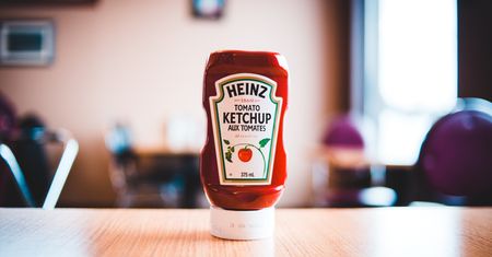 Keczup w szafce czy w lodówce? Heinz próbuje rozstrzygnąć odwieczny dylemat