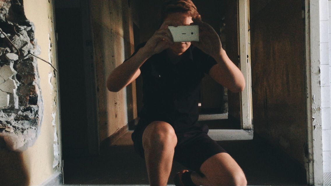 Za duży nos, za małe uszy. Mobilne portrety. 1