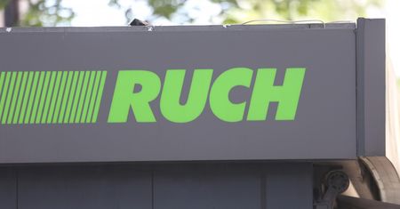 Warszawa. Pierwszy samoobsługowy kiosk   RUCH-u otwarty
