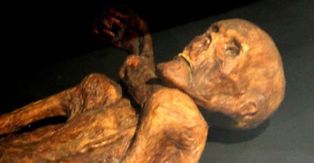 Kim był Ötzi? Tajemnica człowieka zamrożonego przez tysiąclecia