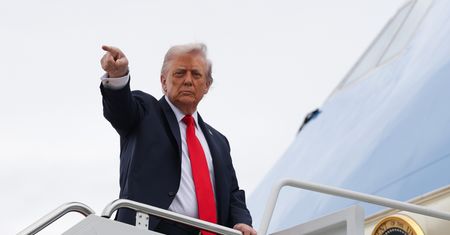 Air Force One Trumpa i pasażerski samolot były na kursie kolizyjnym