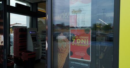 Biedronka otworzy więcej sklepów w niedziele. Lista czynnych sklepów 05.09.2021