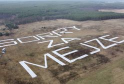 Krosno Odrzańskie. Ogromny napis: "Sorry za Mejzę"