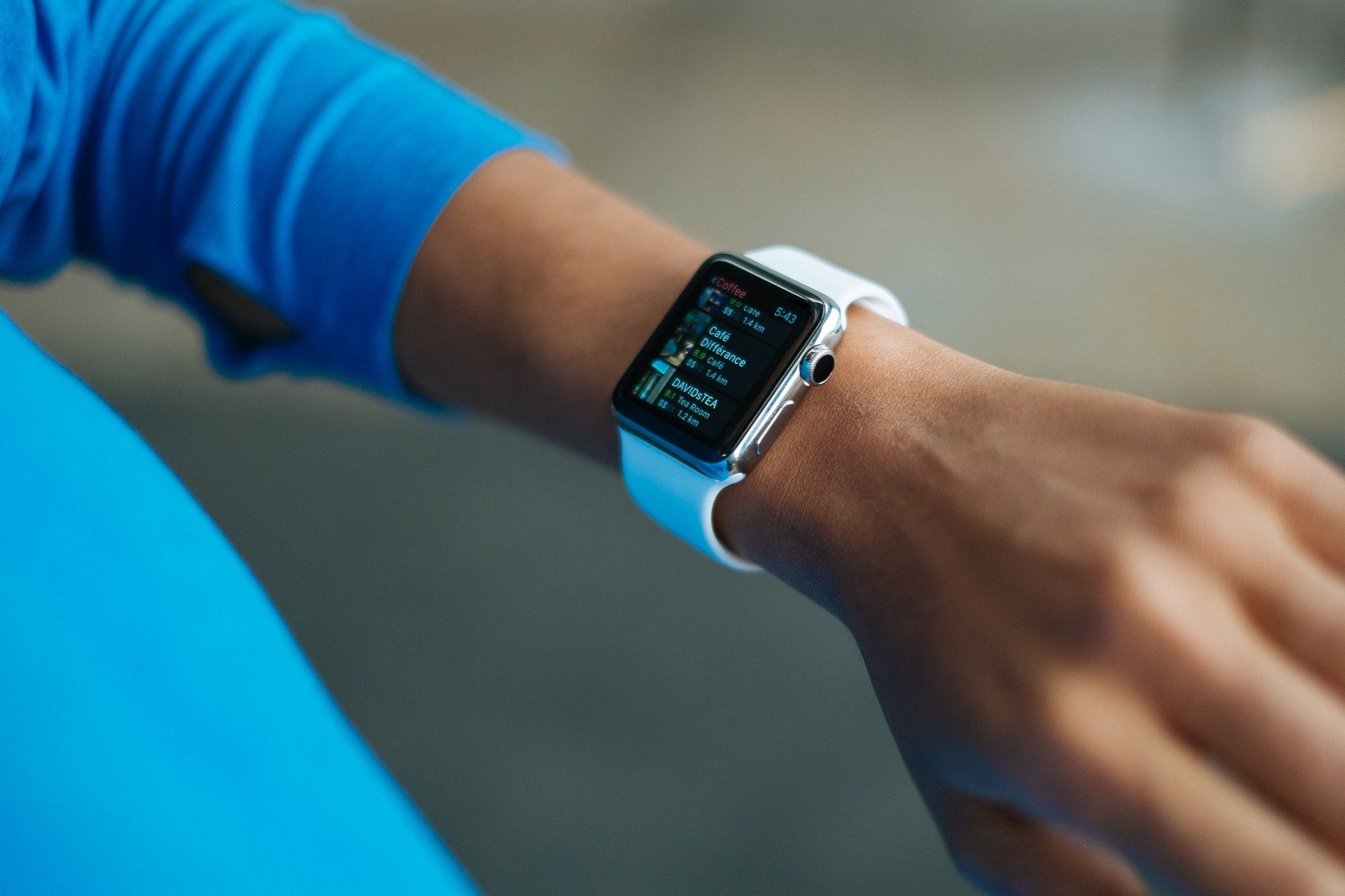 Apple Watch uratował lekarzowi życie. Pomógł wykryć poważną wadę serca 1