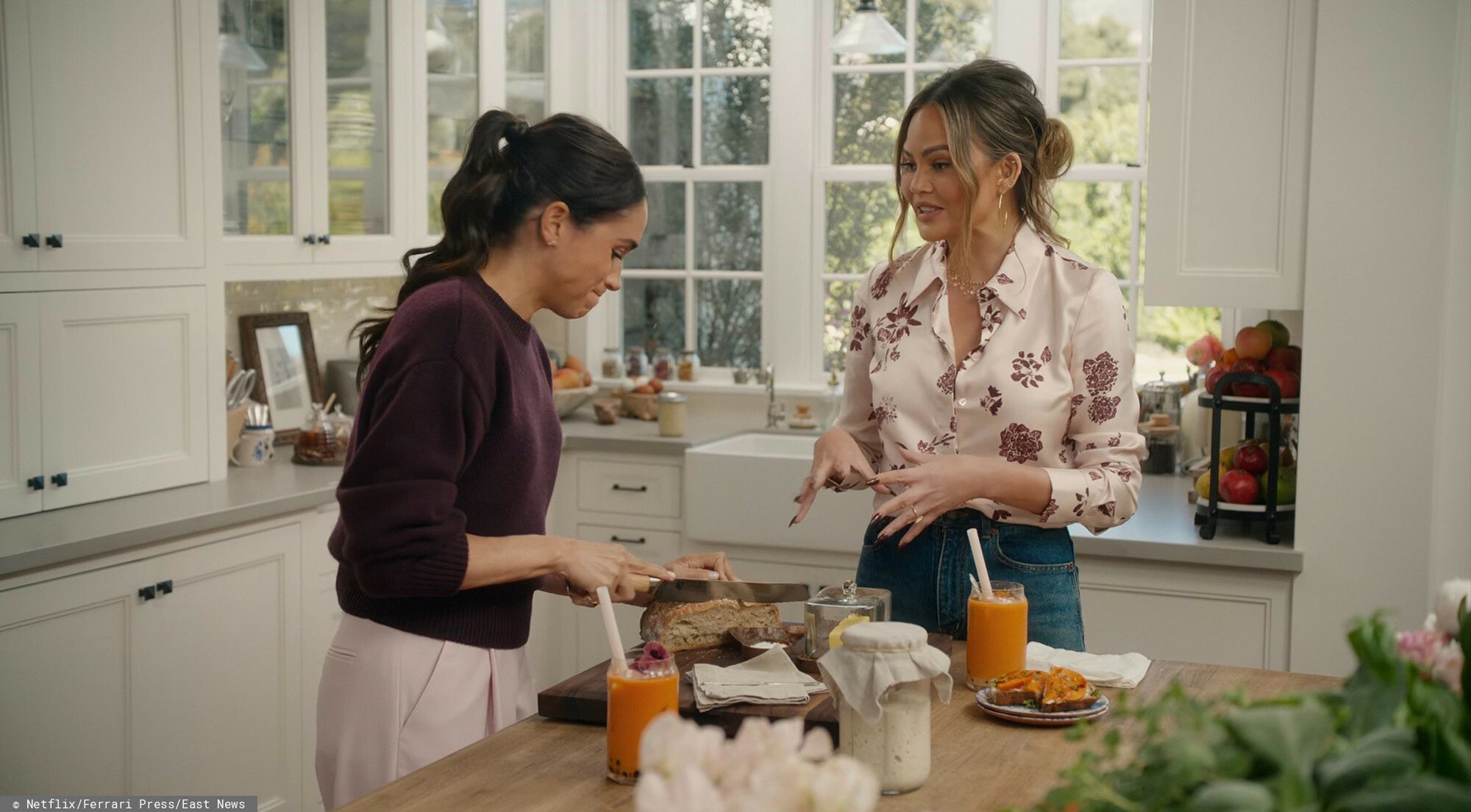 Meghan Markle i Chrissy Teigen na planie "With Love, Meghan"