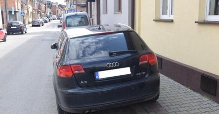 Biorą się za parkowanie na chodnikach. Proponują zmiany w przepisach