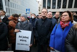 Protesty po śmierci 30-latki z Pszczyny. Wymowny wpis Tuska