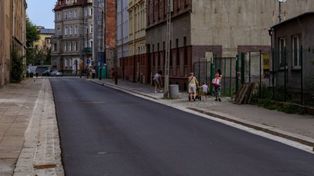 Wałbrzych: Nowy asfalt na Emilii Plater. Prace trwały niespełna miesiąc