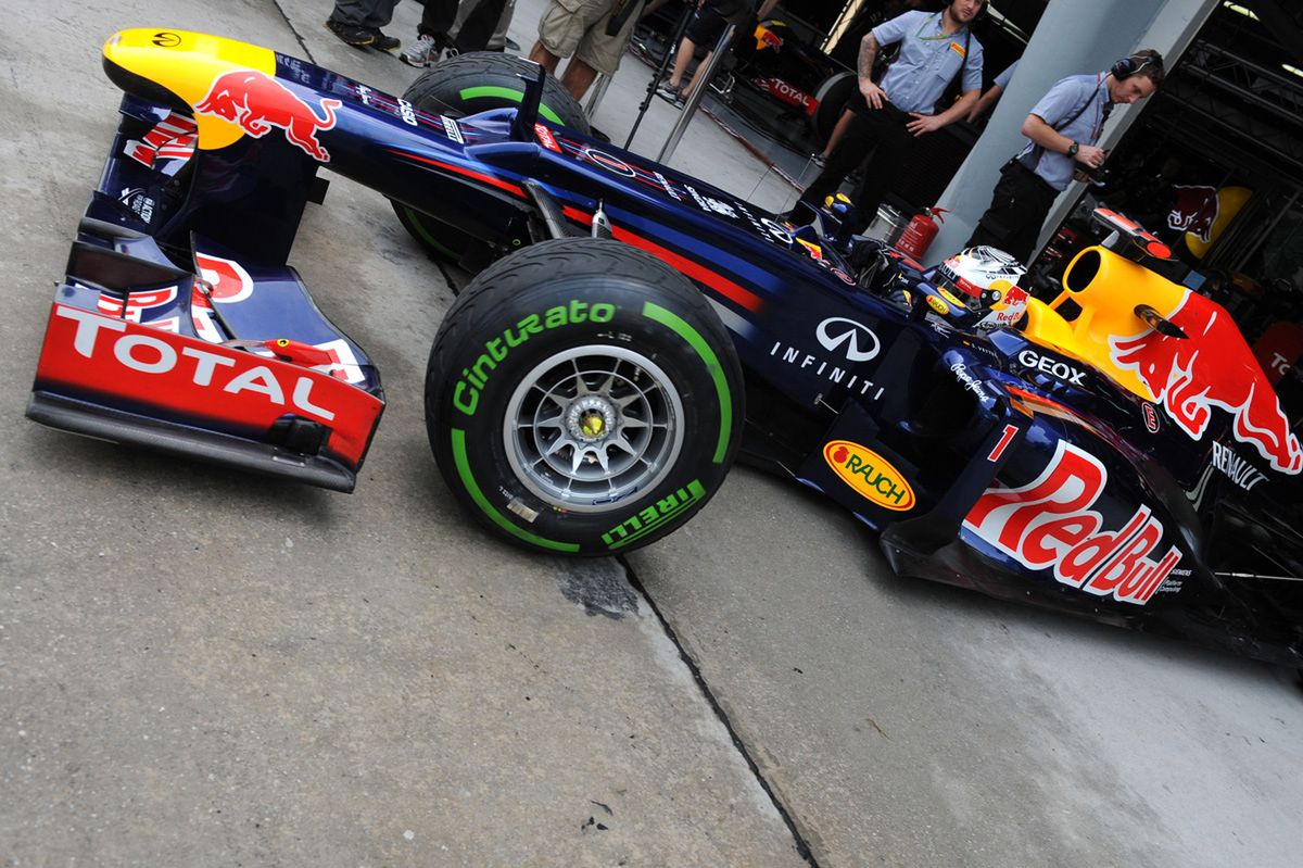 Alguersuari i di Grassi kierowcami Pirelli