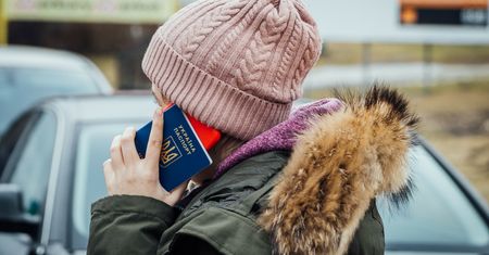 Nic się nie zmienia: mężczyźni walczą, a kobiety i dzieci uciekają