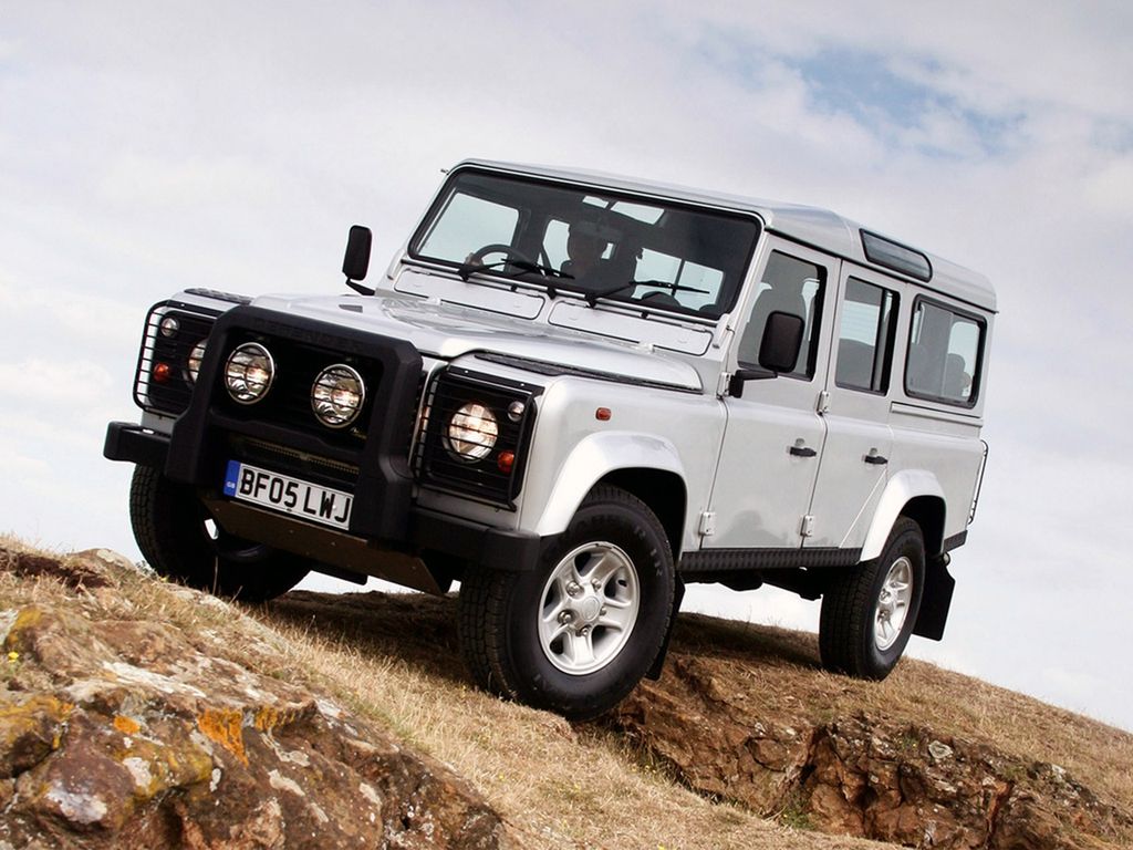 Land Rover Defender Silver Limited Edition (2005)
