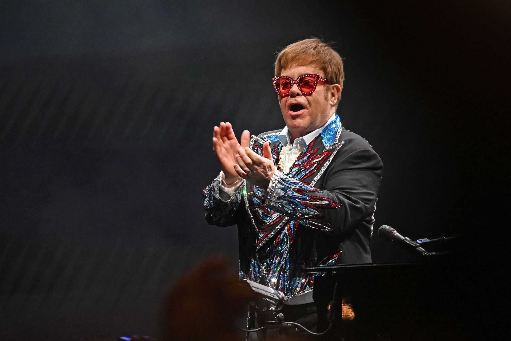 Elton John ma kłopoty ze wzrokiem 