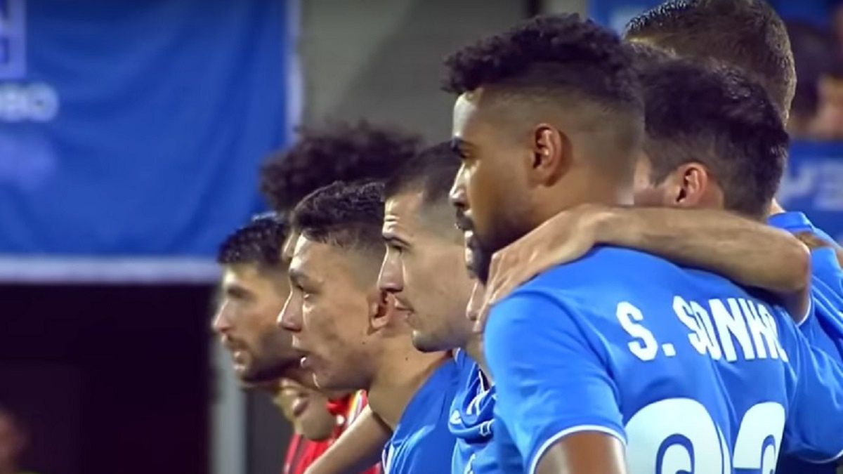 Piłkarze w czasie konkursu rzutów karnych