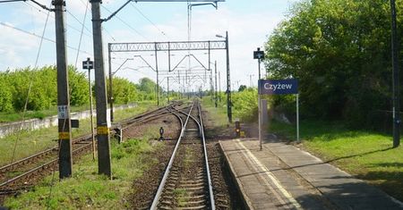 Bierutów. Nożownik zaatakował maszynistę. Pasażerowie i obsługa uratowali mężczyznę