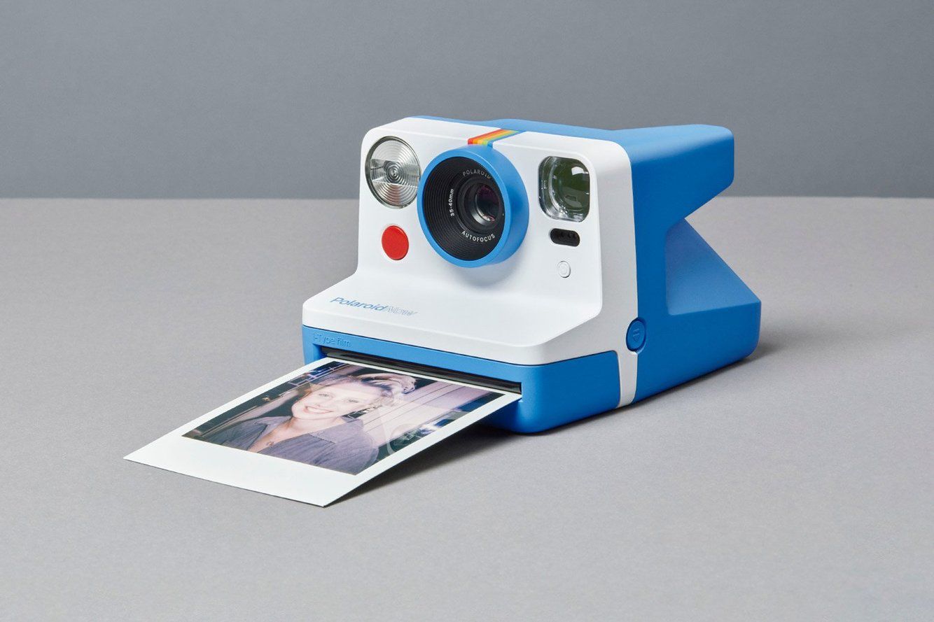 Polaroid Originals staje się ”Polaroidem” i prezentuje aparat Polaroid Now 3