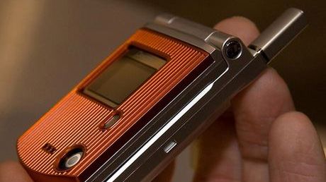 Najmniejszy na świecie telefon Pantech C3b 1