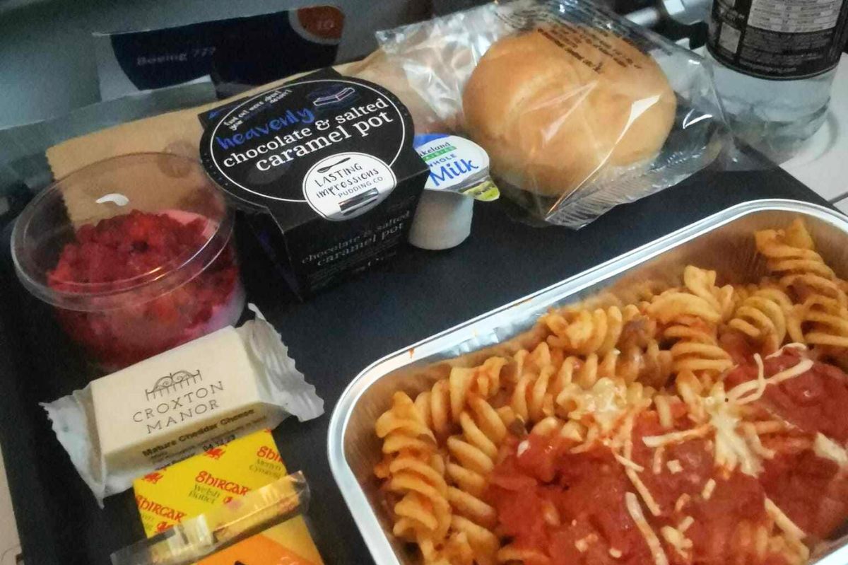 She shares her in-flight dining experience: "I wasn't left hungry"