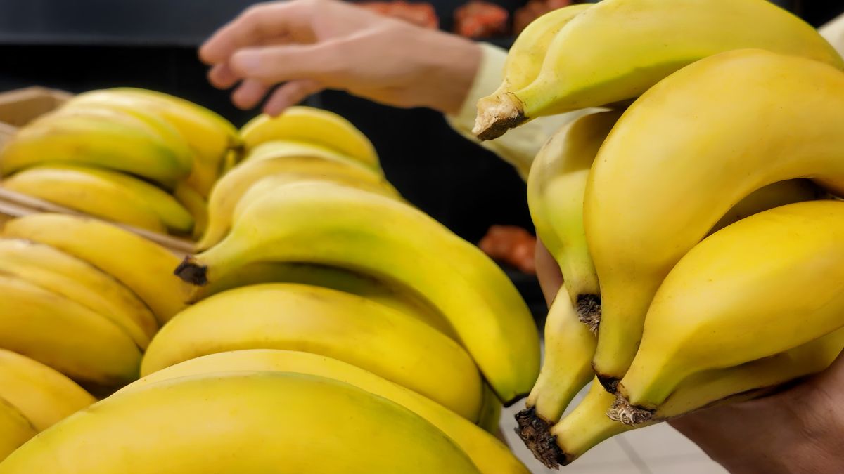 Kiedy wybierasz banany w sklepie, spójrz na ogonki