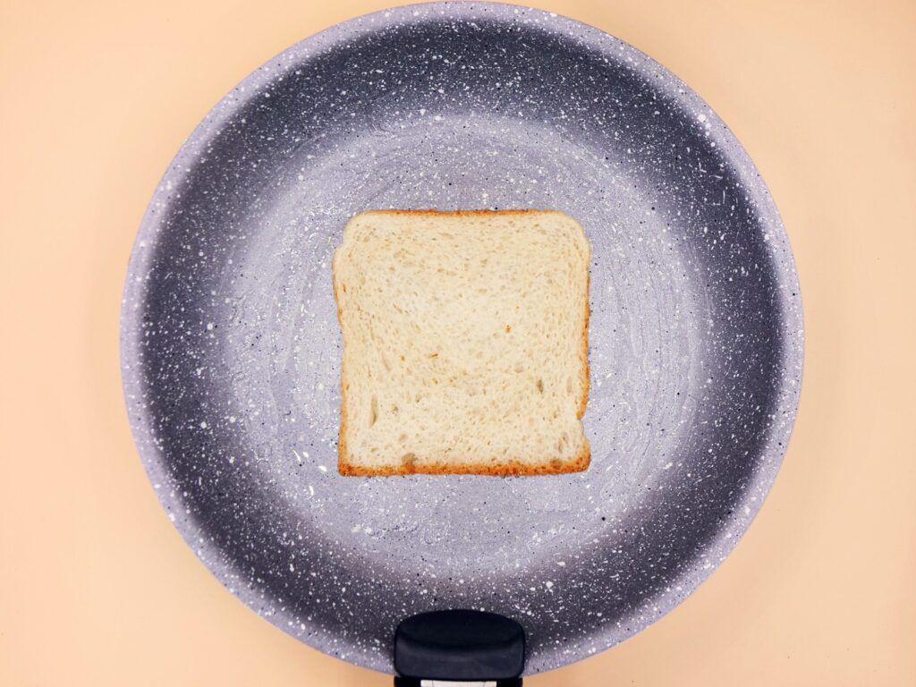 Tosty z tofu i sosem musztardowym z fasolą w pomidorach przepis