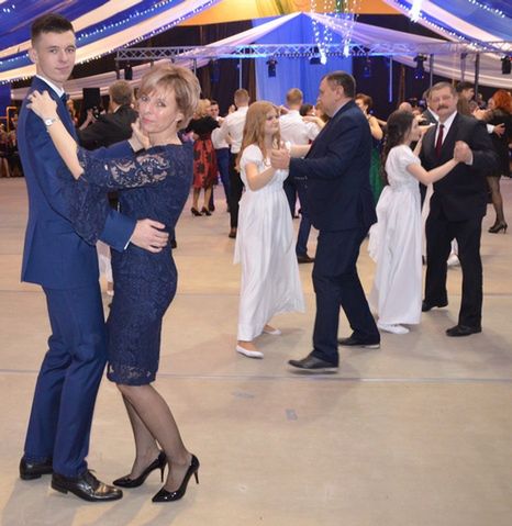 Tradycyjnie w „Bartoszu. Bal w murach szkoły [Fotorelacja]