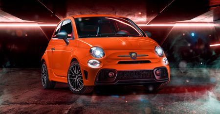 Abarth 595/695 wciąż żyje. Właśnie debiutuje w wydaniu na nowy rok