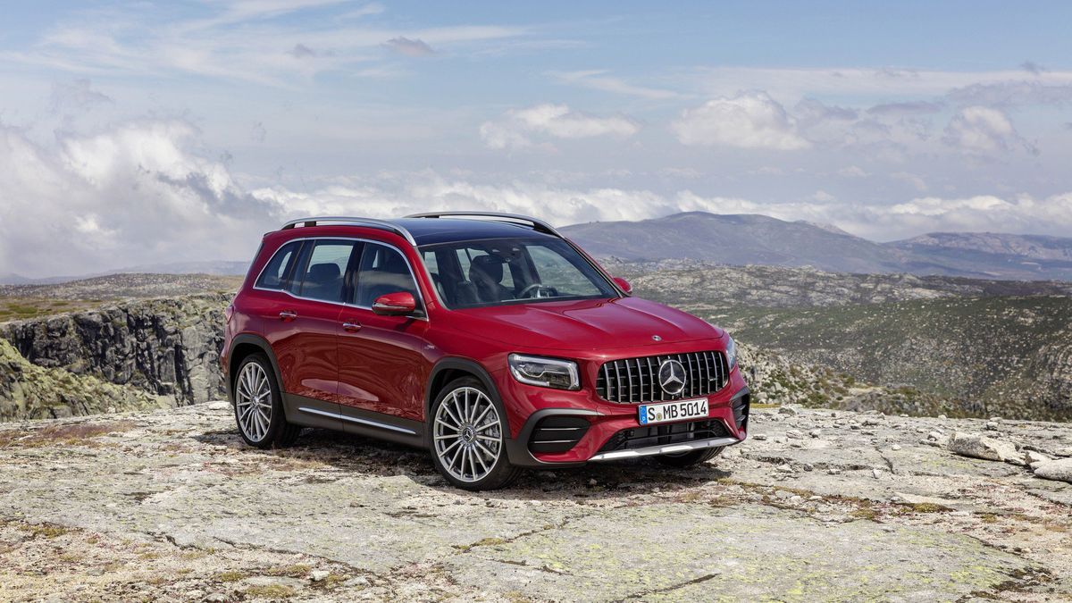 GLB z pewnością nie jest najpiękniejszym modelem w gamie AMG. Nadrabia za to praktycznością.