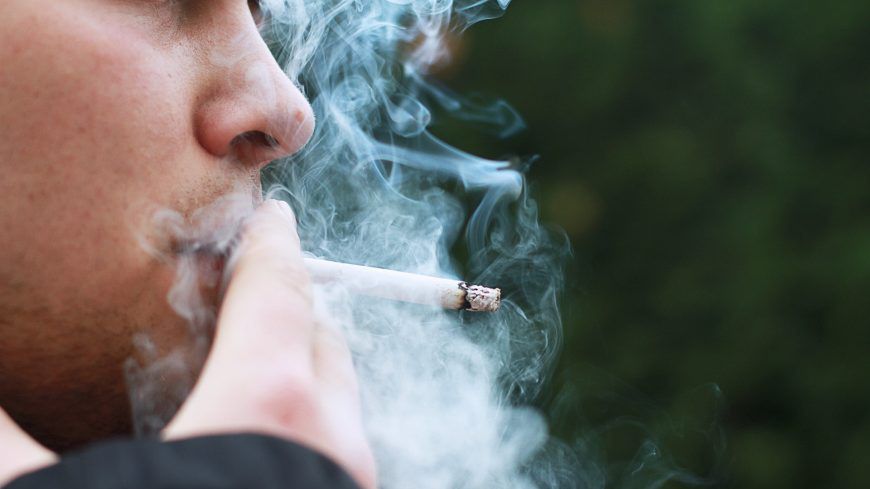 Palenie w specjalnej kabinie jest wygodne zwłaszcza zimą. Posłowie będą mieć do dyspozycji pięć takich urządzeń