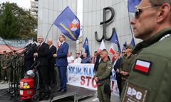 "Armia" Grzegorza Brauna. Religijne oddziały z różańcami