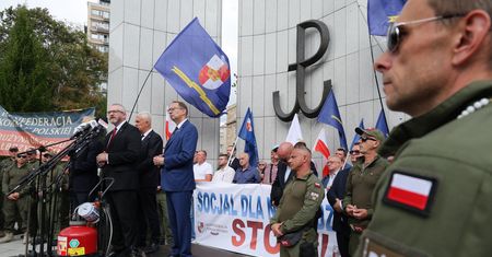 "Armia" Grzegorza Brauna. Religijne oddziały z różańcami