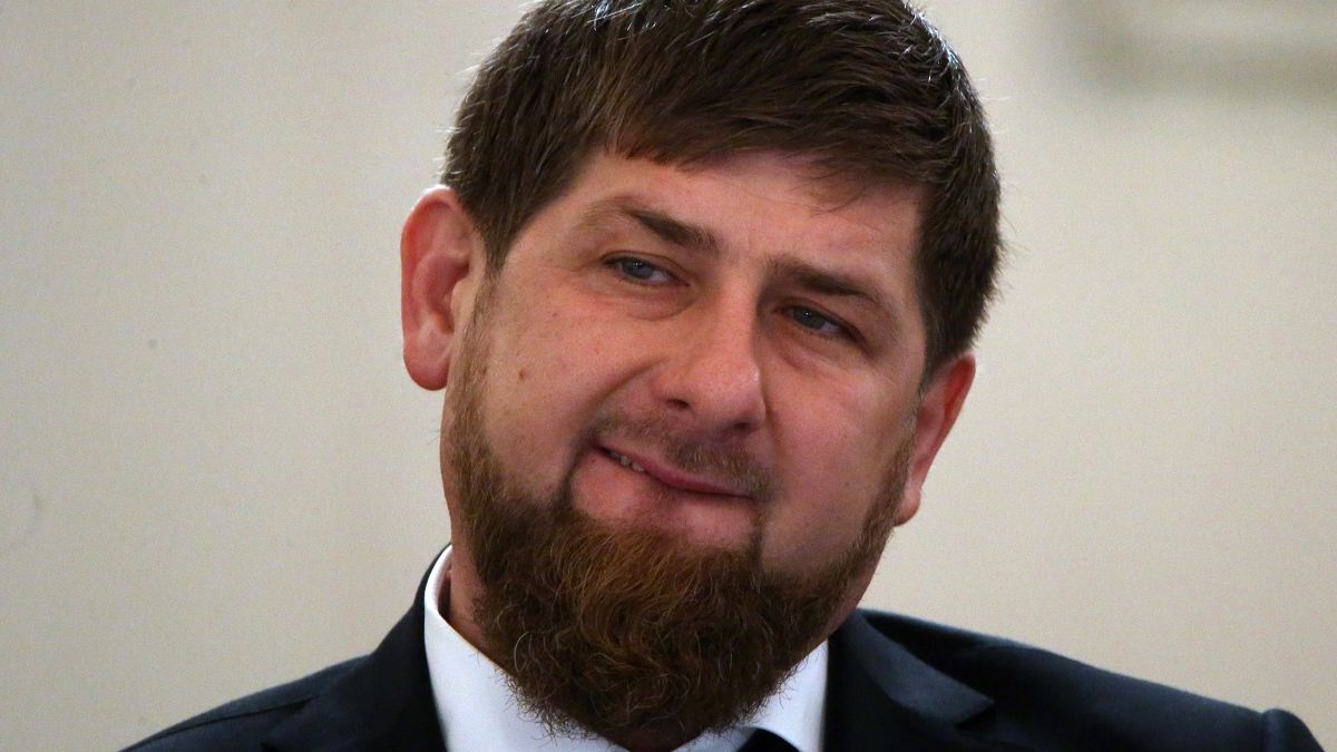 Ramzan Kadyrow krytykuje urzędników.