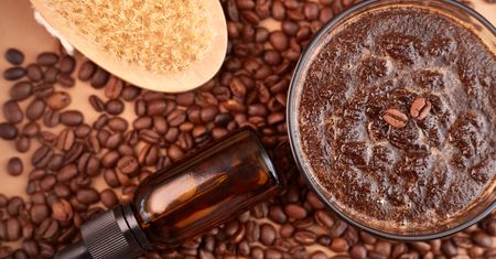 Peeling kawowy. Wykorzystaj fusy z kawy do domowego peelingu. Efekty cię zaskoczą