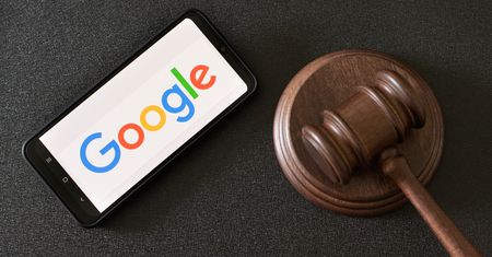 Google pozwane za algorytm YouTube. To może powstrzymać ChatGPT