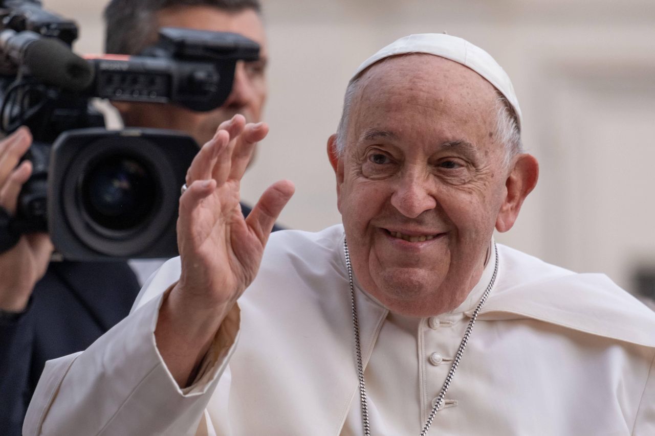 Papież miał gości. Przyjął dwóch duchownych