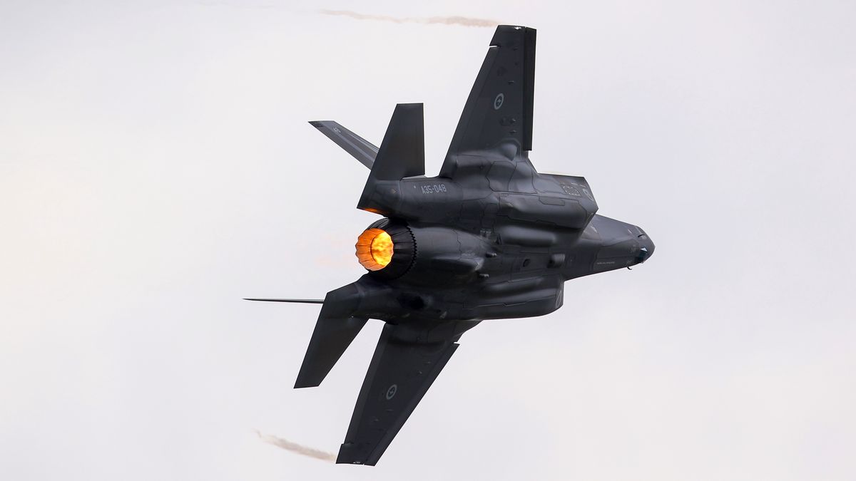 SYDNEY, AUSTRALIA - SEPTEMBER 27: A Lockheed Martin F-35A Lightning II performs during the Royal Australian Air Force (RAAF) Richmond Airshow on September 27, 2025 in Sydney, Australia. The event commemorates 100 years of RAAF Base Richmond and showcases Australian Defence Force aircraft, capabilities, and personnel.  (Photo by Jason McCawley/Getty Images)