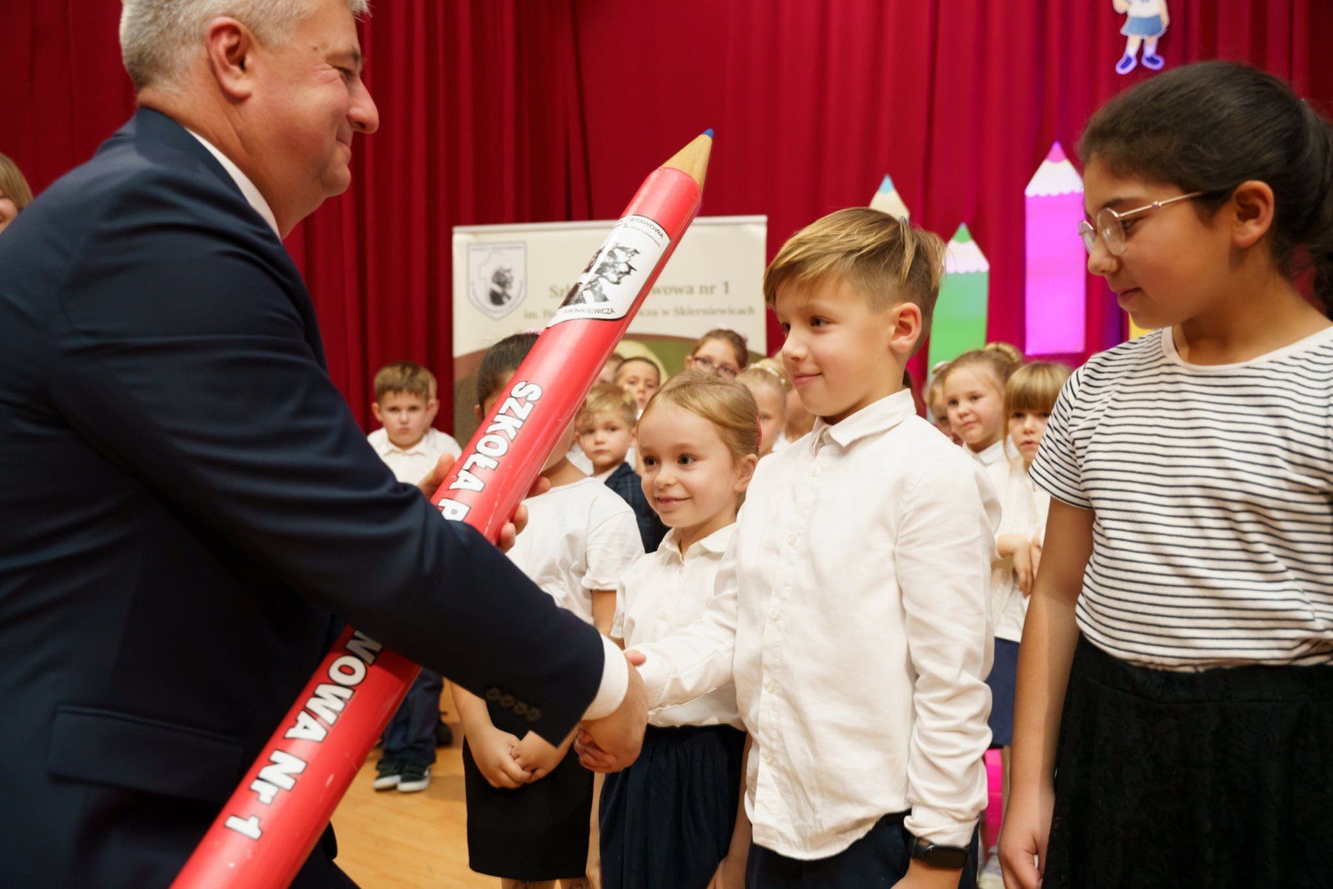 Pasowanie pierwszoklasistów w Szkole Podstawowej nr 1 w Skierniewicach