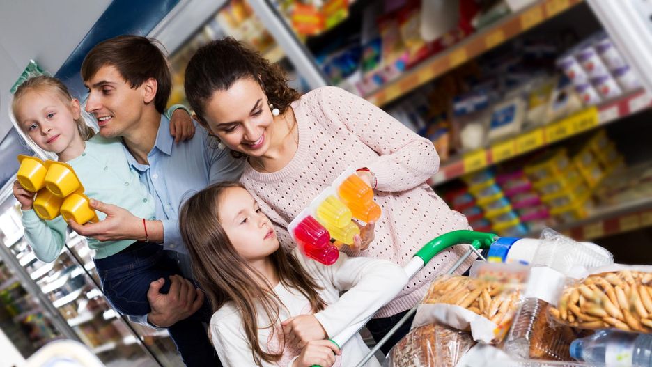 Gotowe jogurty i deserki są często kupowane przez rodziców