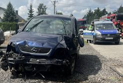 Wypadek koło Radomia. 15-latek za kierownicą, 10-latek pasażerem