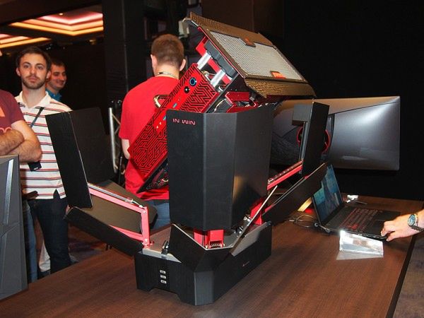 Pecetowa obudowa jak Transformer to szalony, ale ciekawy pomysł. Tym powinny wyróżniać się pecety: wyglądem 3