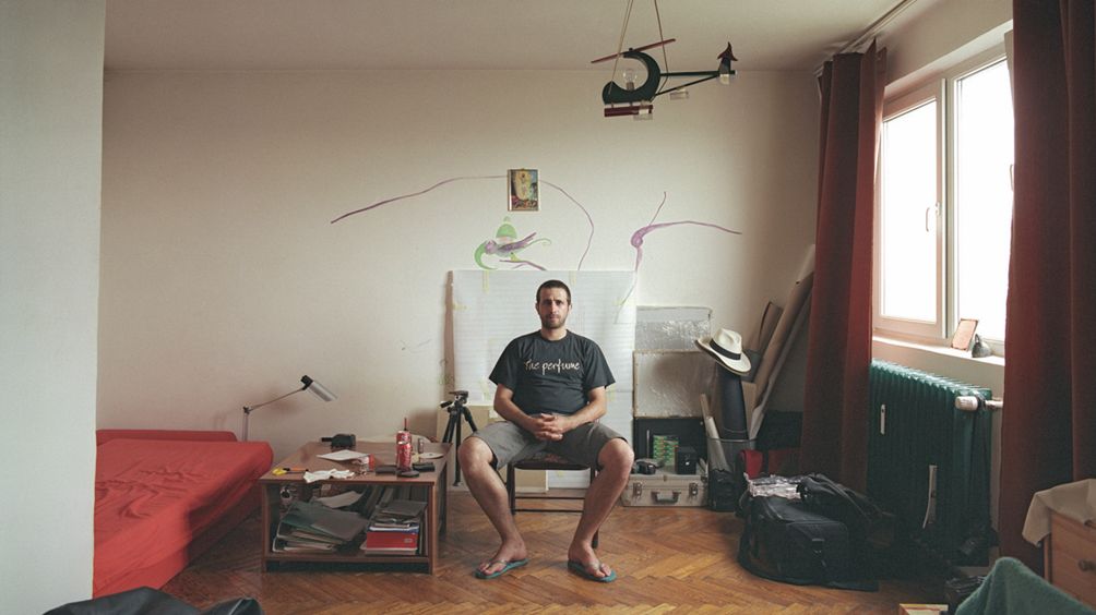 10 pięter i 10 różnych żyć w projekcie rumuńskiego fotografa Bogdana Girbovana 1