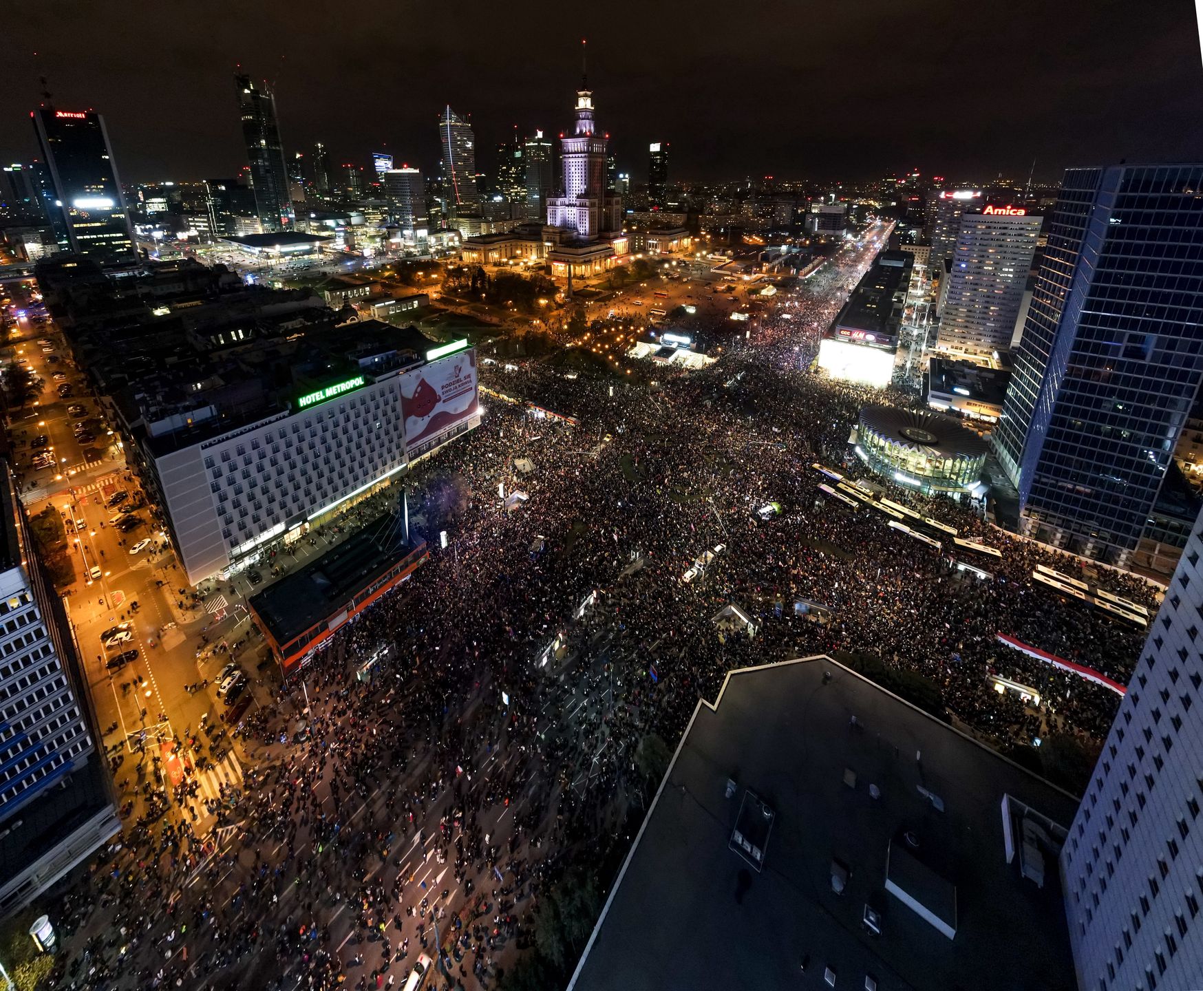 Protest kobiet w Warszawie po decyzji TK ws. aborcji