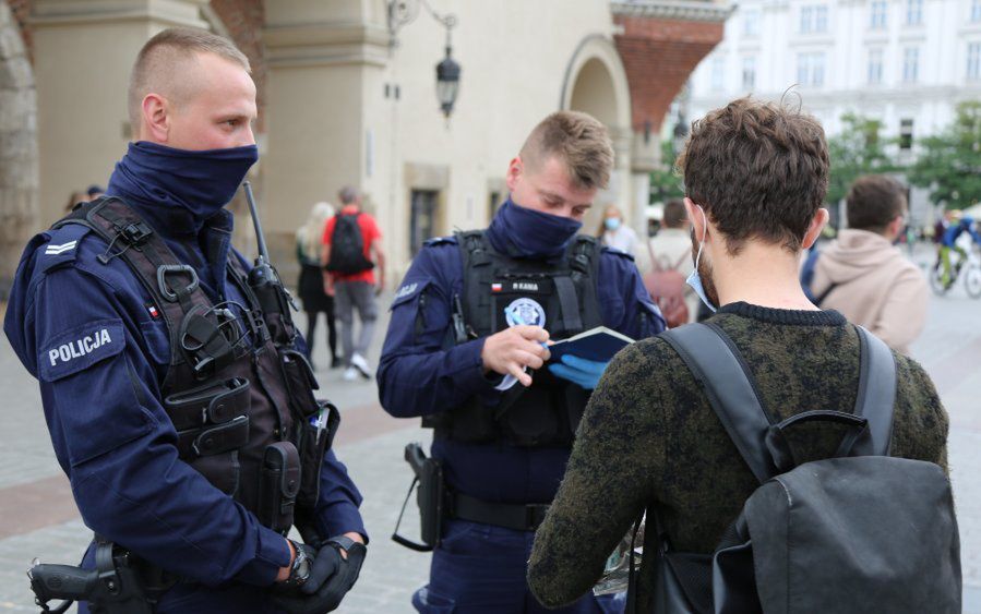 Koronawirus. Polska policja pilnuje przestrzegania obostrzeń. Mandaty za brak maseczek (Fot.: policja.gov.pl)