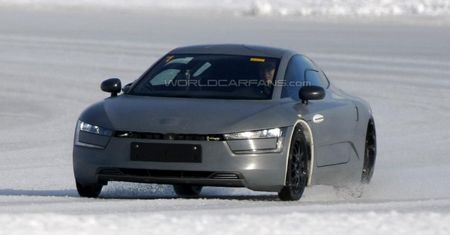 Volkswagen XL1 przyłapany bez kamuflażu! [aktualizacja]