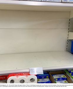 Ukradł papier toaletowy o wartości 15 tys. euro. Próbował go sprzedawać podczas lockdownu