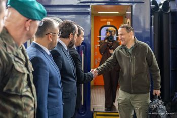 Niezapowiedziany wyjazd Sikorskiego. "Dzień dobry z Kijowa"