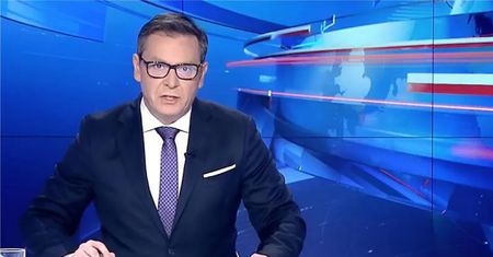 Już się nie wstydzą? Nazwiska autorów wróciły na planszę "Wiadomości"