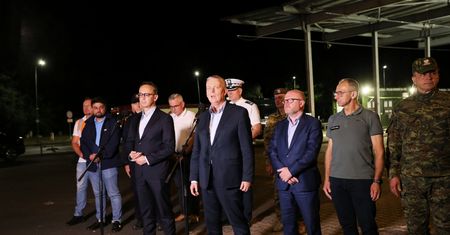 Ruszyły kontrole na granicy z Niemcami i Litwą. Siemoniak zabrał głos