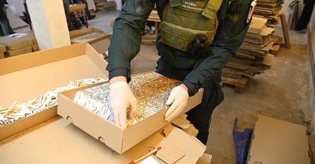 KAS i CBŚP zlikwidowały gigantyczną nielegalną fabrykę papierosów na obrzeżach Lublina